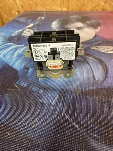 Square D 8910DP32V14 Contattore per uso definito - Foto 1 di 6