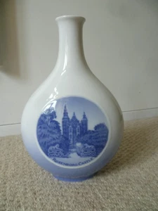 BEAUTIFUL ROYAL COPENHAGEN ROSENBORG CASTLE 4378 BOTTLE / VASE - LOOK! - Picture 1 of 5