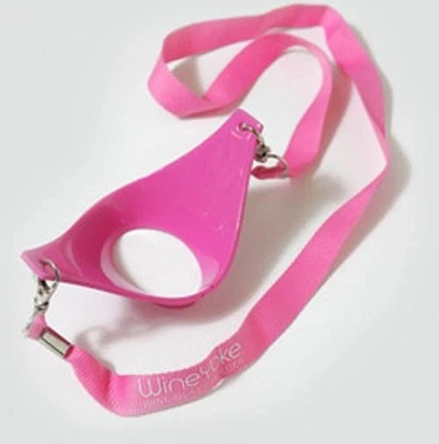 Collar de copa de vino con cordón WineYoke para cata de vinos manos libres  Foto 1 de 3