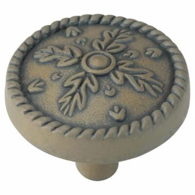 Paquete de 10 perillas de gabinete de latón niebla antigua de herrajes de nogal americano, Art Nouveau P7331-AM Foto 1 de 2