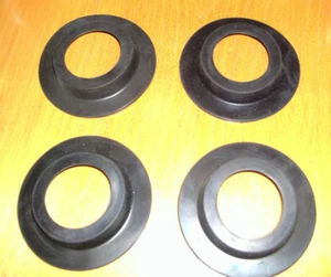 Triumph TR2 - TR6 Spring Insulators Almohadillas Resortes Suspensión Delantera - Imagen 1 de 1