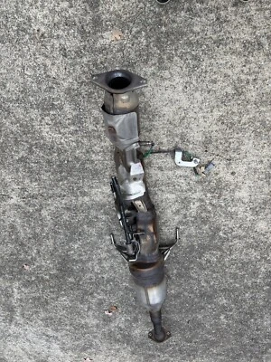 Lexus CT200H, Exhaust Pipe 2011-2017, 1.8L, 17410-37520 Catalytic Converter - Image 1 of 4