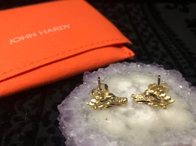 💕John Hardy 18kYellow Gold Sapphire Naga Dragon Head Pierced Post Earrings NWOT - Image 1 of 4