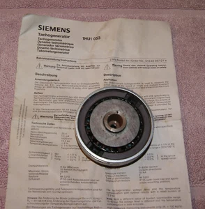 Siemens Tachogenerator 1HU1 053 - Bild 1 von 2