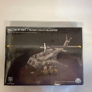 Brickmania Bell UH-1D Huey Utility Military Helicopter 1055 MISB Lego Hubschrauber - Bild 1 von 15