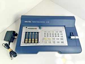 Mezclador conmutador de audio Datavideo SE-500 SD 4 canales PAL CV y S-Video más - Imagen 1 de 7
