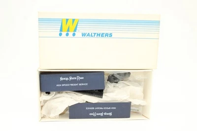Walthers HO Scale NKP Nickel Plate Road 32' Van Trailer Set NIB Kit 933-1411 - Image 1 of 4