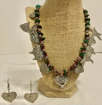 Collar de Navidad de Peltre Marcie Mark de Colección con Cuentas y Pendientes Rojos y Turquesa Foto 1 de 4