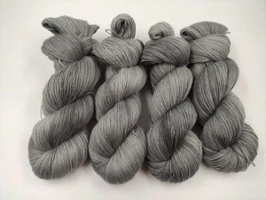 handgefärbtes Merino Yak Garn King Yak - 100 g ASCHEGRAU  215 - Bild 1 von 1