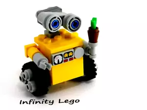 LEGO Yellow WALL-E Over 45 Pieces Robot Unique & Rare Sale with Instructions. - Picture 1 of 4