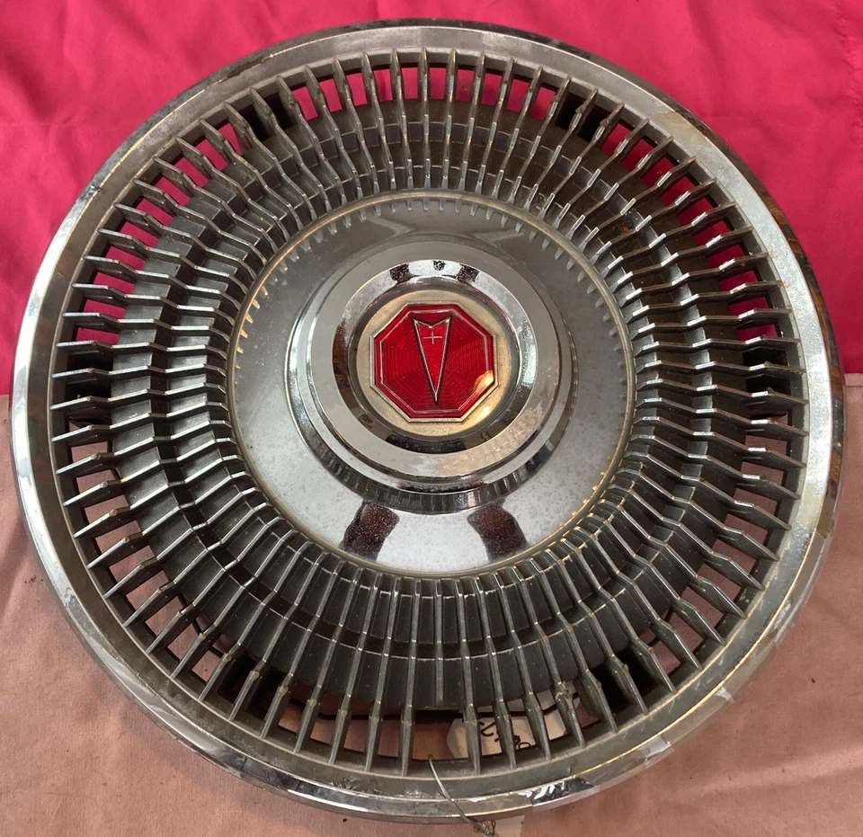 Tapacubos Pontiac Bonneville Grand Prix LeMans Parisienne 1981 1982 1983 1984 1987 Foto 1 de 4