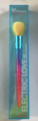 Nuevo cepillo de maquillaje eléctrico Real Techniques Limited Love 037 rubor Bad B Foto 1 de 4