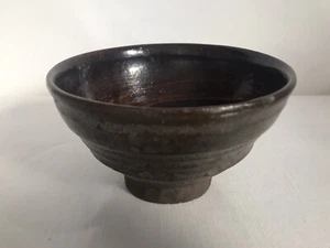A Japanese early to mid Edo period Karatsu ware Tea Bowl - 13.9 cm Wide - Picture 1 of 19