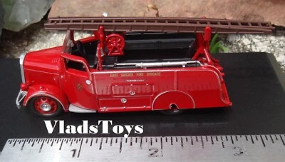 Oxford 1/76 Scale Dennis Light 4 New World East Sussex Fire  Brigade 76DL4001 - Image 1 of 4