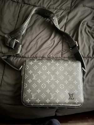 Louis Vuitton District Pm Bag - Image 1 of 3