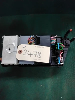 Caja de fusibles motor Chevy Equinox 2005-06 795894 Foto 1 de 4