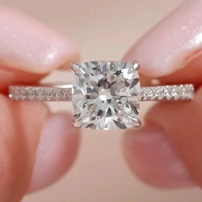 Anillo de compromiso de boda moissanita D corte cojín 3CTW enchapado en oro blanco 14k Foto 1 de 4