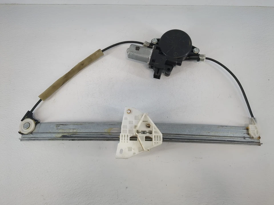 Mazda 2010-2013 motor ventana eléctrica delantera derecha 3 pasajeros 950854 Foto 1 de 4