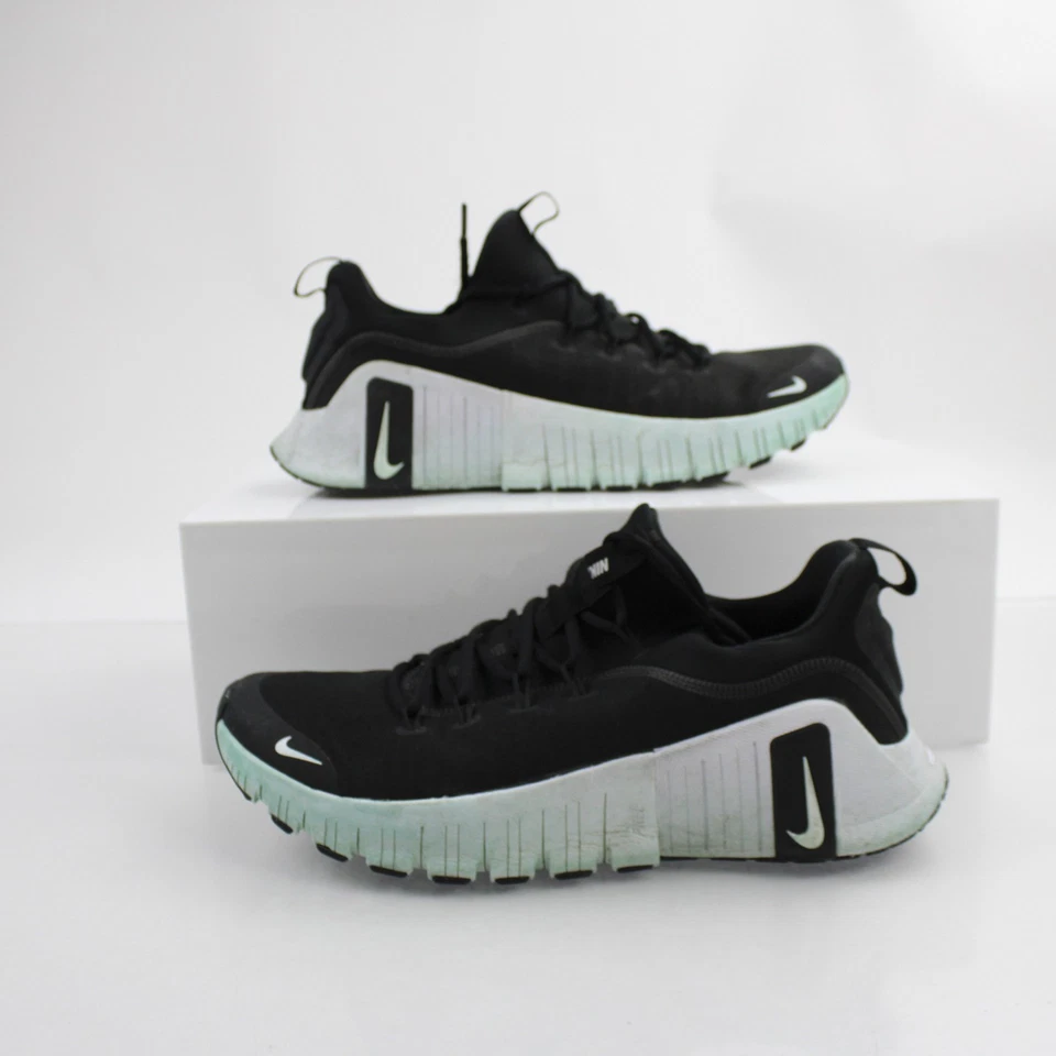 Zapatos de entrenamiento cruzado Nike ACG para hombre negros usados Foto 1 de 1