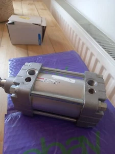 REXROTH / BOSCH 0822244401 CILINDRO PNEUMATICO 80 X 50 INUTILIZZATO ECCEDENZA - Foto 1 di 11