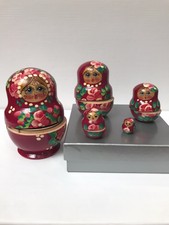 5 Vintage Russian nesting dolls