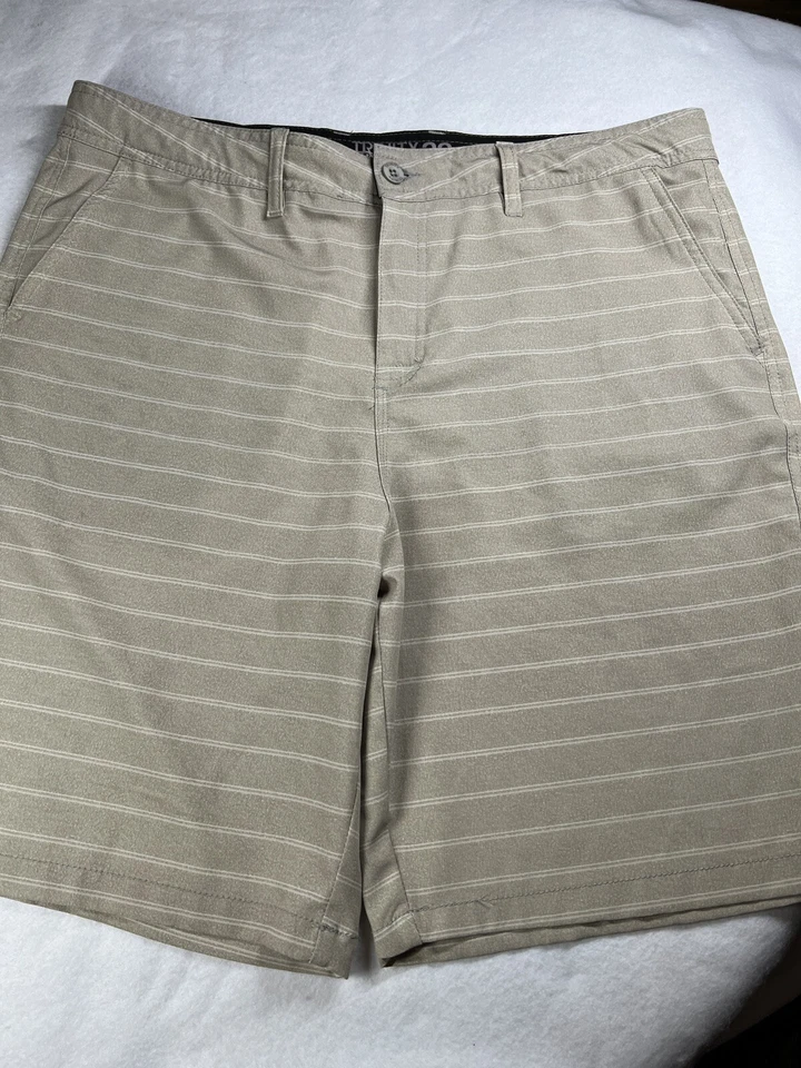 Pantalones Cortos Hombre Trinity Extorsion Híbridos (38) Rayas Tostadas y Beige Foto 1 de 4