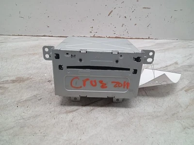 Audio Equipment Radio Receiver AM-FM-XM-CD-MP3 Opt Uye Fits 11-12 CAMARO 331191 - Image 1 of 4