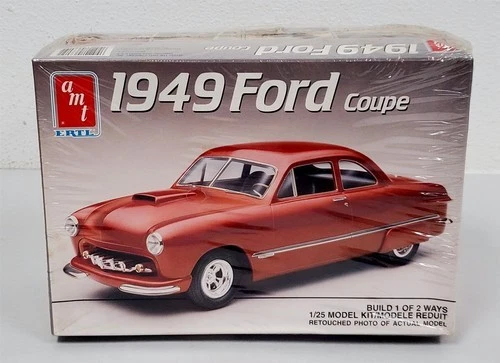 M8D FACTORY SEALED rare AMT ERTL 1949 FORD COUPE 1:25 MODEL KIT 1991 6805 2 in 1 - Image 1 of 1