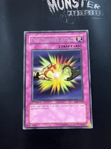 YUGIOH TWO PRONGED ATTACK RARE LOB-E049 1ST EDITION - Picture 1 of 2