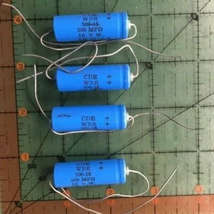 500uF 16v Cornell Dubilier Condensatore Assiale WBR500-16 Riparazione Amplificatore Audio 4pz - Foto 1 di 3