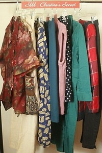 BOÎTE À BUNDLE VINTAGE vêtements mélangés pour femmes 10 pièces revendeur gros designer $$$$