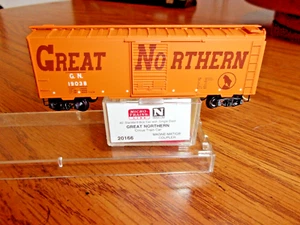 Micro-trains a 20166 N-scale Great Northern Boxcar #19038 - Picture 1 of 2
