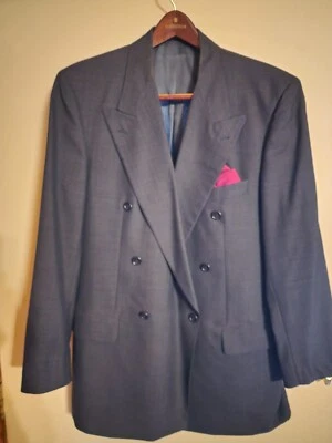 TRAJE HOMBRE Foto 1 de 4