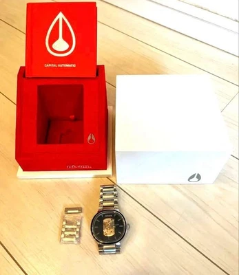 Capital automático Nixon Foto 1 de 4