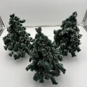 Juego de 3 abetos esmerilados Department 56 Village 2002 con bases de nieve - Imagen 1 de 7