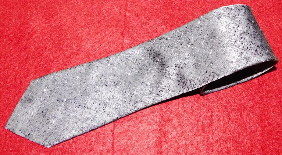 CALVIN KLEIN GRAVATA FINA LISTRADA CINZA/BRANCO/PRETO/MOTIVO PONTOS - GRAVATAS - GRAVATAS DE DESIGNER - Imagem 1 de 3