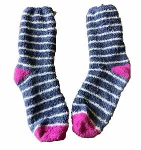 Women Cozy Fuzzy Warm Soft Blue White Pink Slipper Socks Above Ankle Girls GUC - Picture 1 of 6