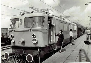 LOCOMOTIVE TYPE E 211 / train chemin de fer Allemagne RDA PHOTOGRAPHIE 24 X 17 - Picture 1 of 3
