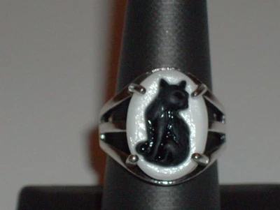 Anillo camafeo antiguo tono plateado blanco y negro gato negro (cateo) - talla 8 - 1 pieza Foto 1 de 4