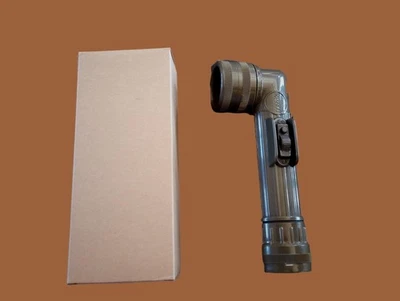 LINTERNA CABEZA ANGULAR EMISIÓN MILITAR EE. UU. FULTON MX-991/U OD VERDE HECHA EN EE. UU. NUEVA - Imagen 1 de 4