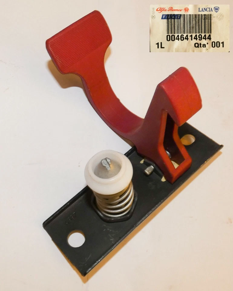 Fiat Punto MK1 (1993 - 1999) / FRONT BONNET HOOK / FRONT BONNET LOCK - Image 1 of 1