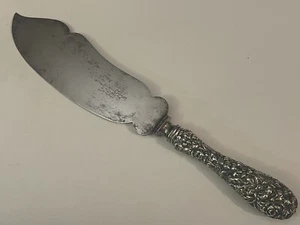 STIEFF Rose Sterling Repousse Handle Blade Plate Ice Cream Knife 10 5/8"🌺 - Picture 1 of 24