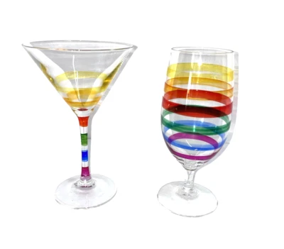 *Set of 2 ARC France Hand Made Crystal Martini & Wine Glass - Image 1 of 4