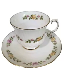 Taza de té y platillo de rosas de porcelana de hueso isabelina vintage Inglaterra - Imagen 1 de 6