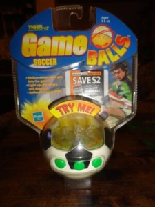 New VTG 2000 Hasbro Soccer Electronic Game Balls - Age 5+ - Picture 1 of 7