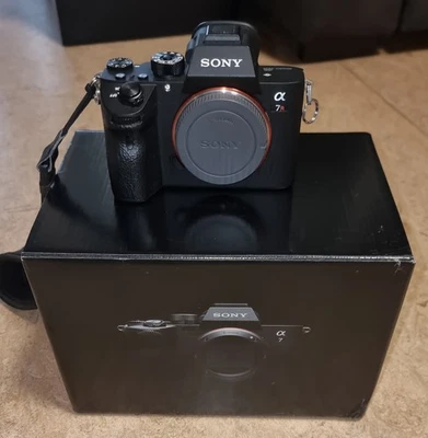 Sony Alpha 7R IIIA [42.4MP, Full HD, 3"] Schwarz - Bild 1 von 4