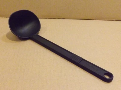 Cucharón de nailon T-FAL - Hecho en Canadá Foto 1 de 4