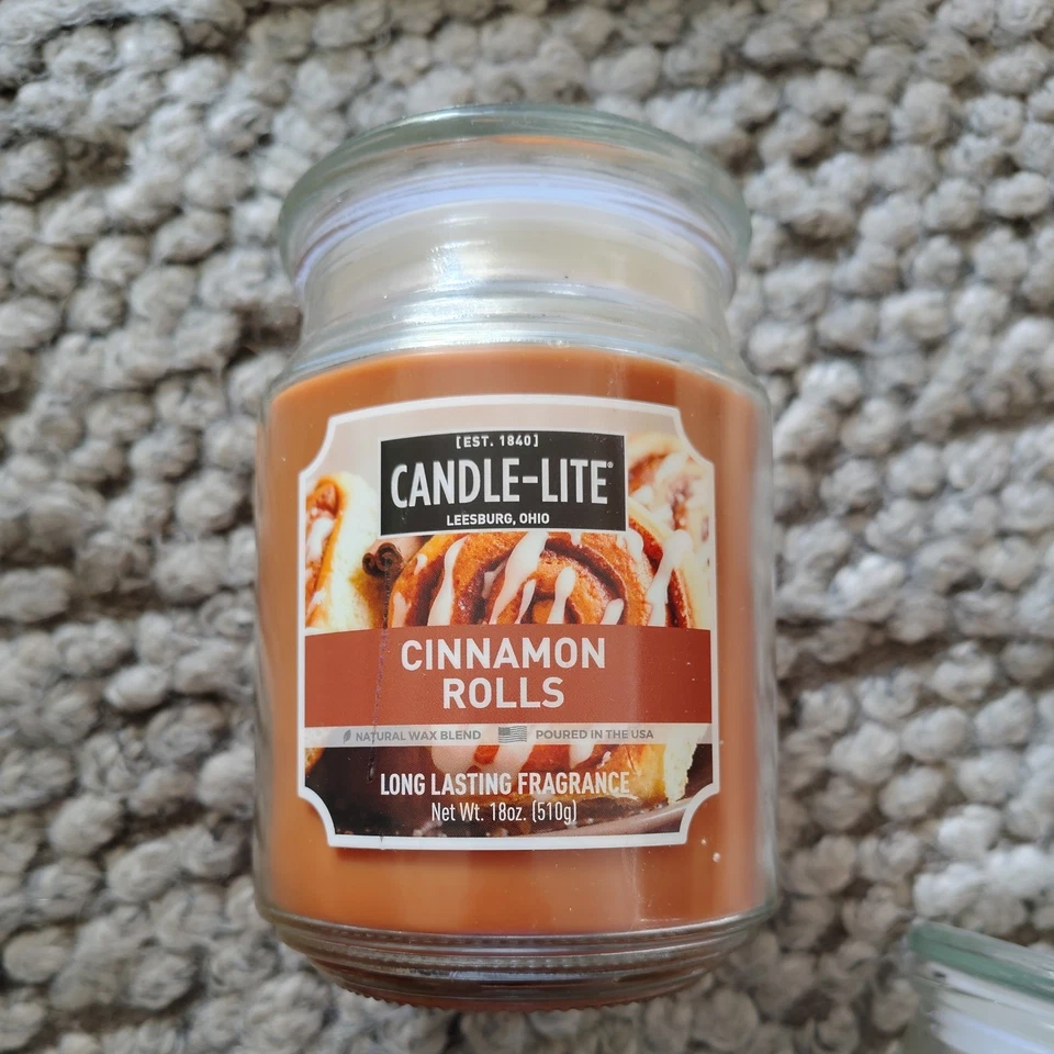 Candle-Lite Everyday 18 OZ. CINNAMON ROLS ar Candle 3297549 Candle-lite 3297549 Foto 1 de 1