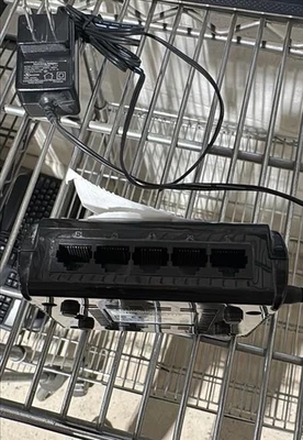 TRENDnet TE100-S5 5-Port Fast Ethernet Switch 10/100Mbps TE100S5 - Image 1 of 4