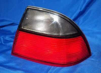 Luz trasera Qtr para conductor derecho pasajero sedán Saab 9-5 1999-2001 fabricante de equipos originales con garantía Foto 1 de 4